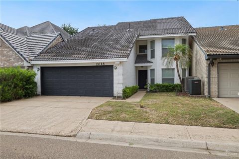 Townhouse For Sale - 2018 Sabinal Street<br/> Mission, TX 78572