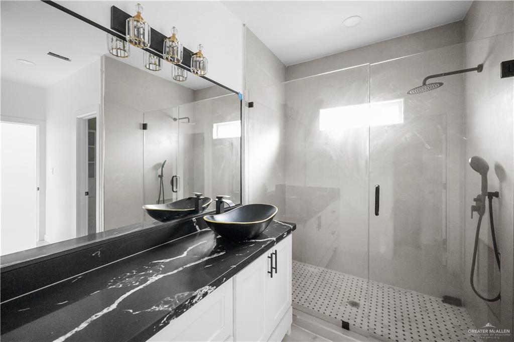 2909 Arboledas Drive, San Juan, Texas image 17