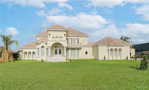 Homes For Sale - 908-932 S Cesar Chavez Road<br/> Edinburg, TX 78542