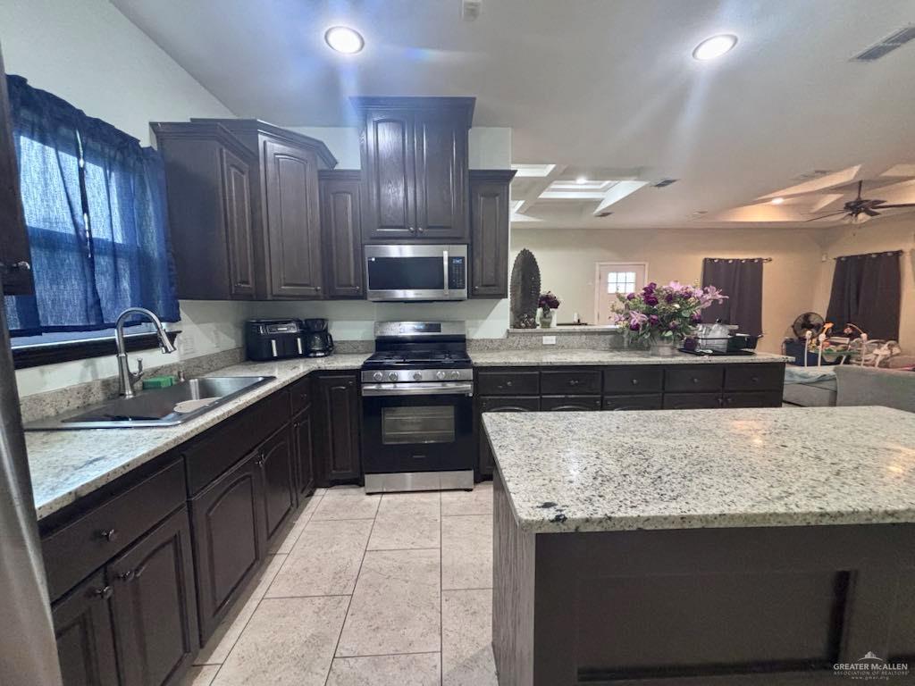 816 Leal Street, Mission, Texas image 6
