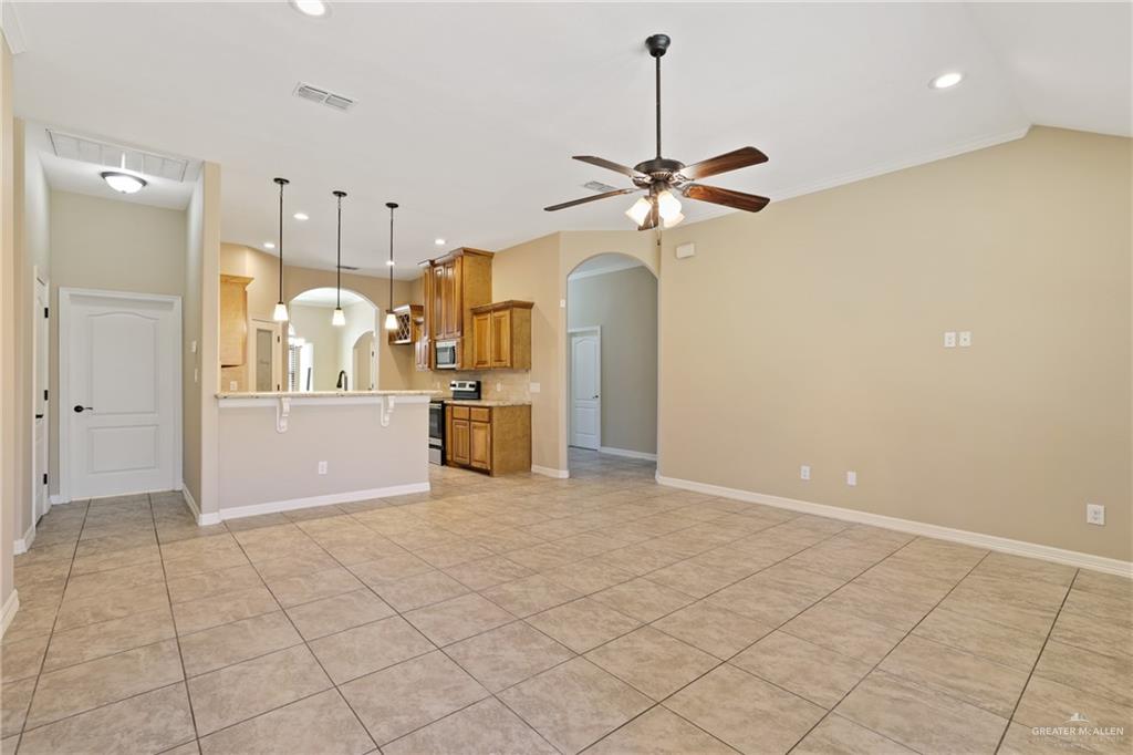 2205 Water Willow Drive, Weslaco, Texas image 5