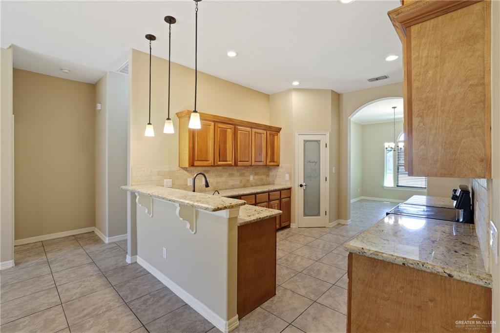 2205 Water Willow Drive, Weslaco, Texas image 9