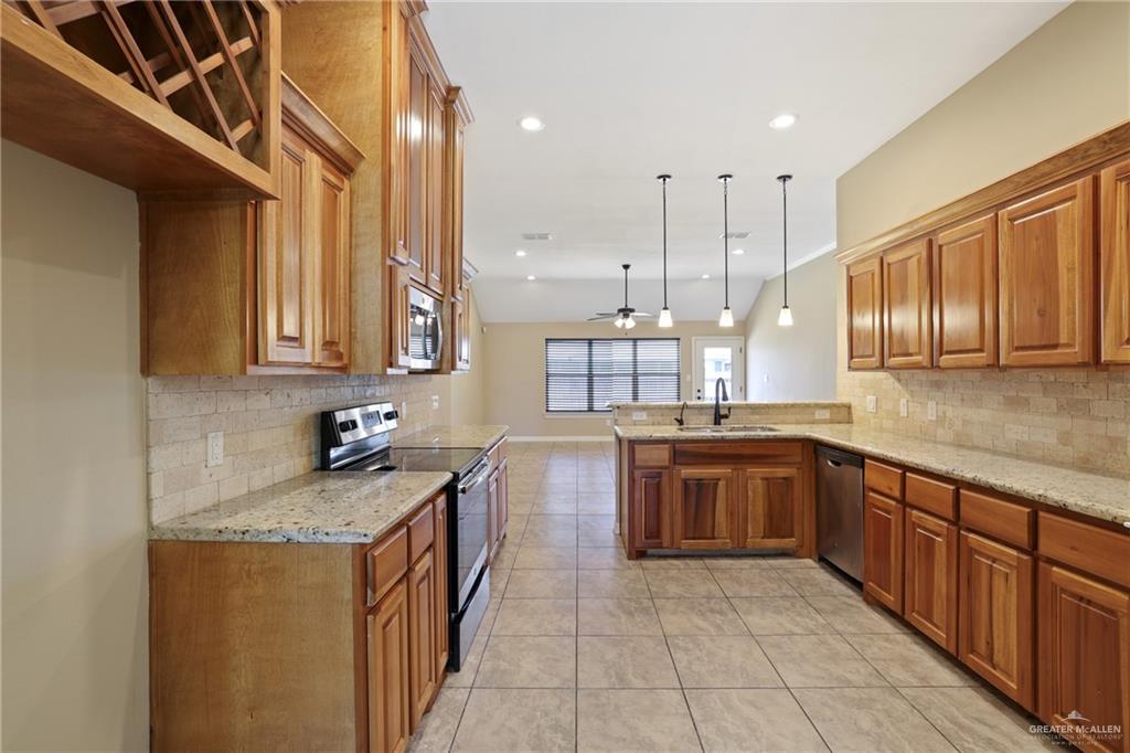 2205 Water Willow Drive, Weslaco, Texas image 8