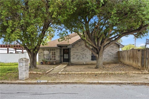 Homes For Sale - 2421 W Jonquil Avenue<br/> McAllen, TX 78501