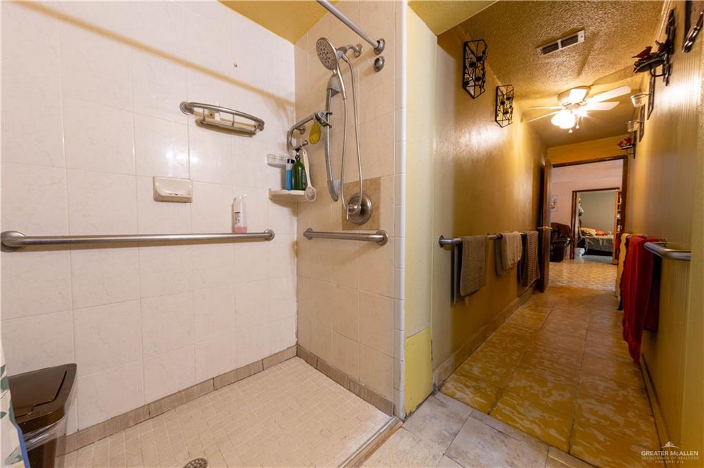1712 N De La Rosa Drive, Donna, Texas image 6