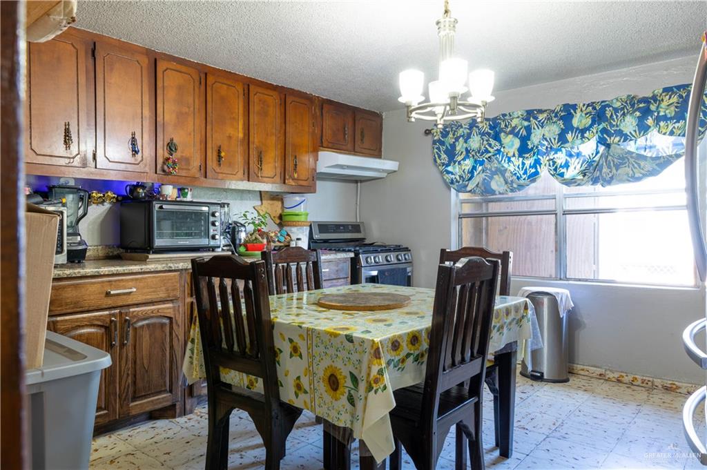 1712 N De La Rosa Drive, Donna, Texas image 8