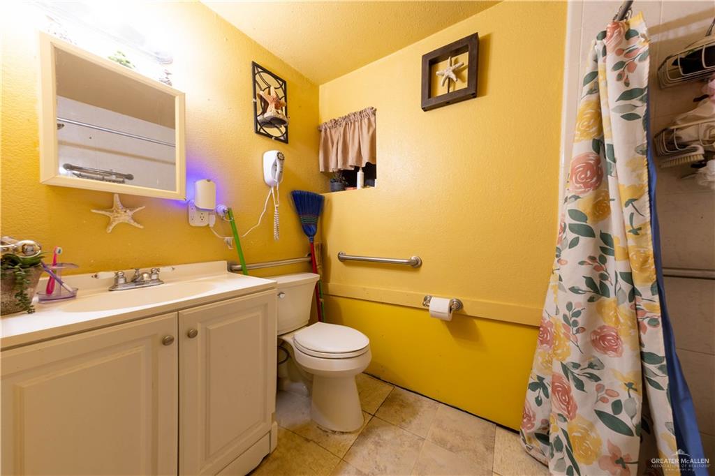 1712 N De La Rosa Drive, Donna, Texas image 5