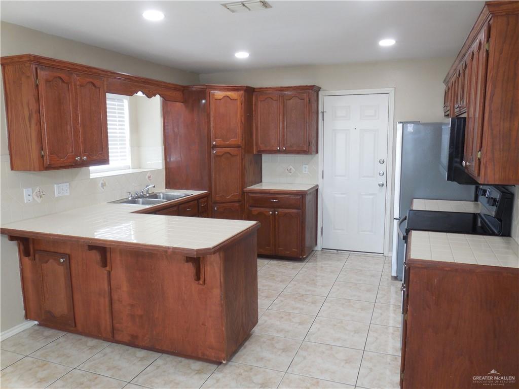 Edinburg, Texas 78541, United States, 3 Bedrooms Bedrooms, ,2 BathroomsBathrooms,Residential,Active,9243