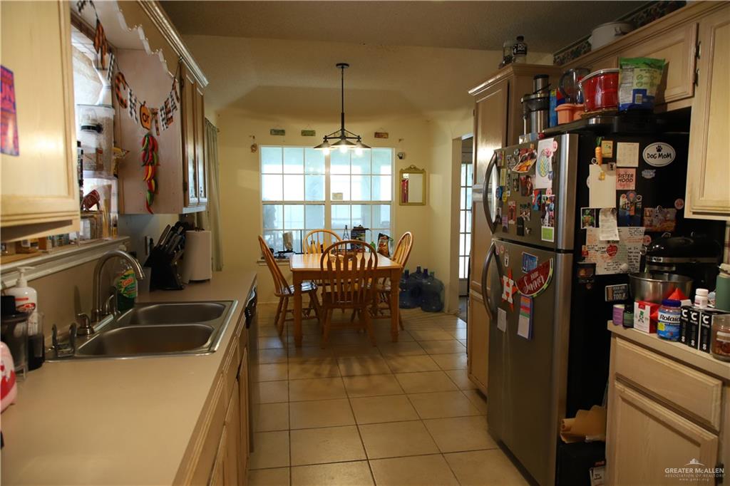 1811 Crown Pointe Boulevard, Mission, Texas image 5