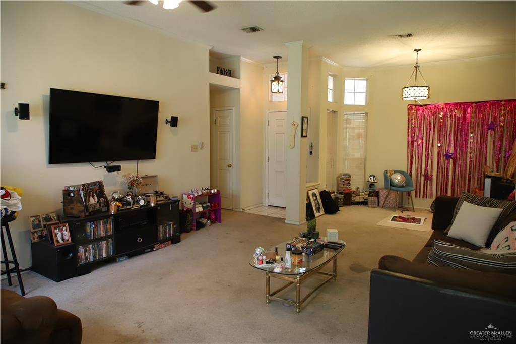 1811 Crown Pointe Boulevard, Mission, Texas image 2