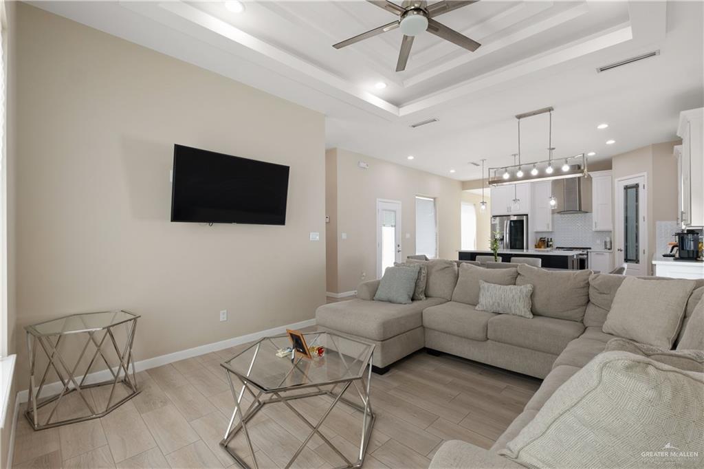 1000 W I Street, Mission, Texas image 3