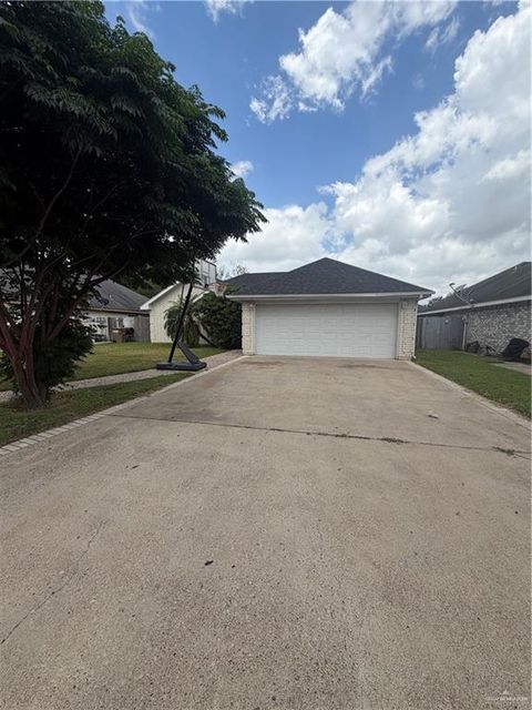 Homes For Sale - 621 Cardinal Avenue<br/> Edinburg, TX 78542