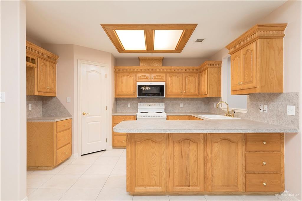 112 Saturn Street, Mission, Texas image 5