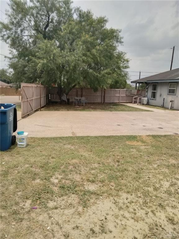 220 W 6th Street, Sullivan City, Texas image 2