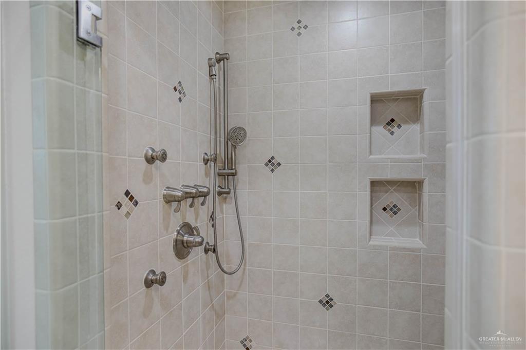 203 Parkview Circle, Harlingen, Texas image 21