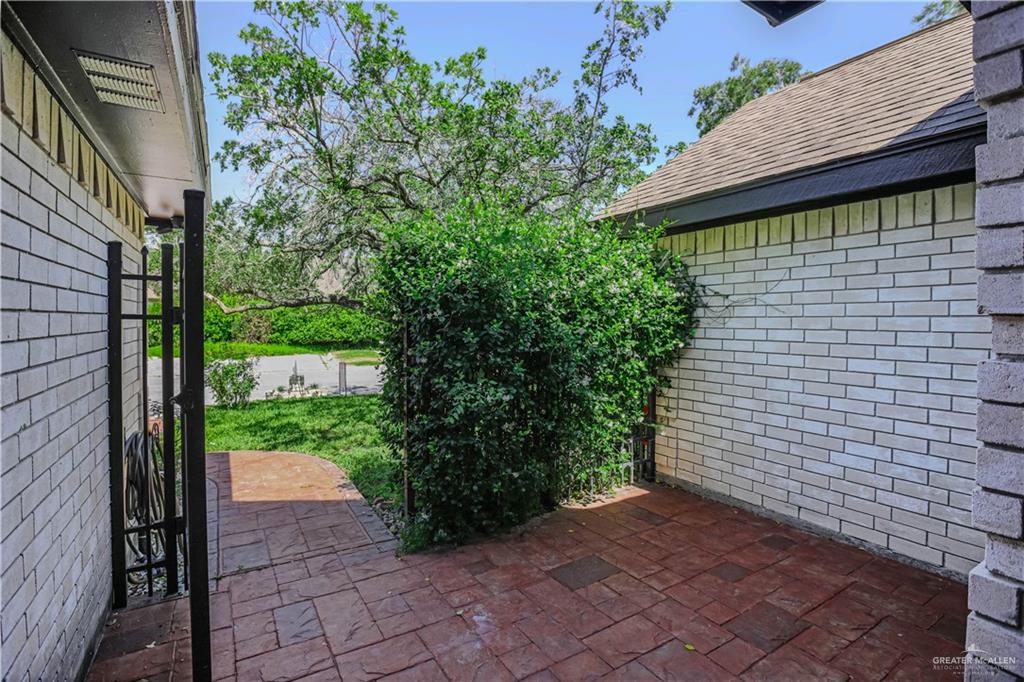 203 Parkview Circle, Harlingen, Texas image 6