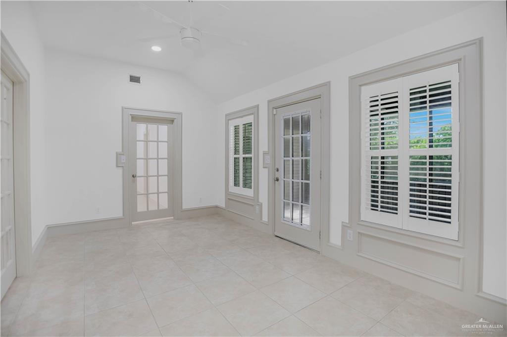 203 Parkview Circle, Harlingen, Texas image 16