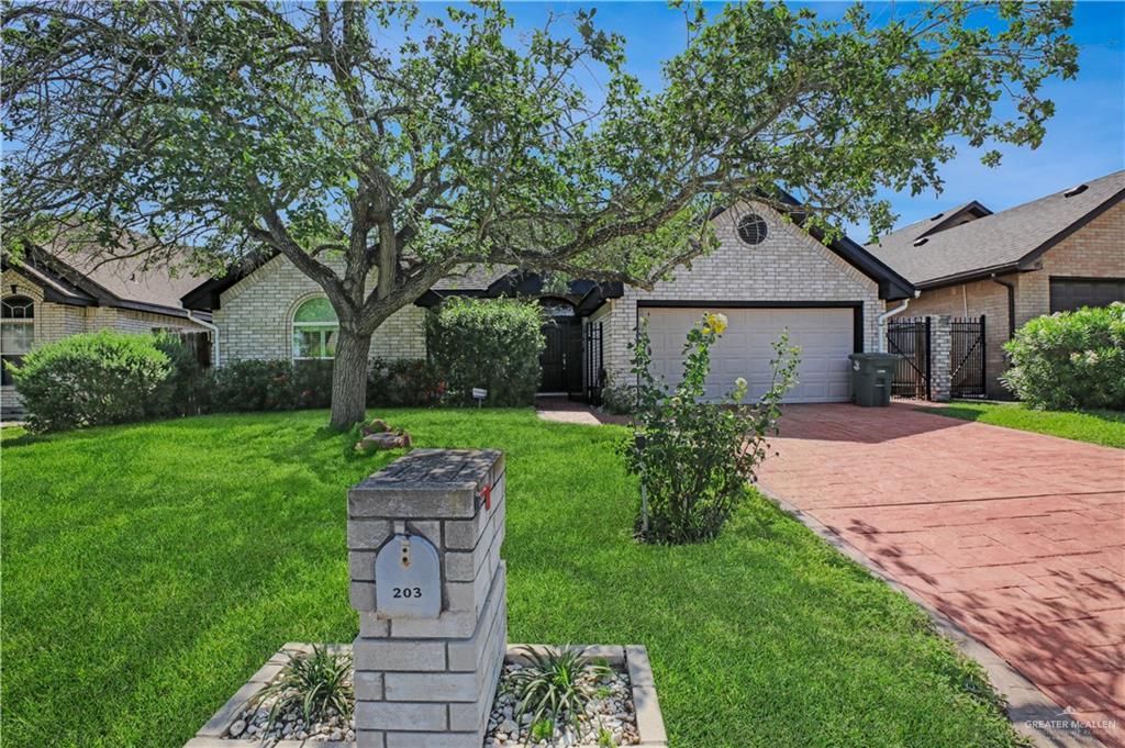 203 Parkview Circle, Harlingen, Texas image 4
