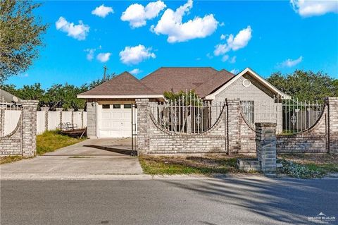 Photo of 204 Silverado Drive E, Palmview, TX 78572 (MLS # 487324)