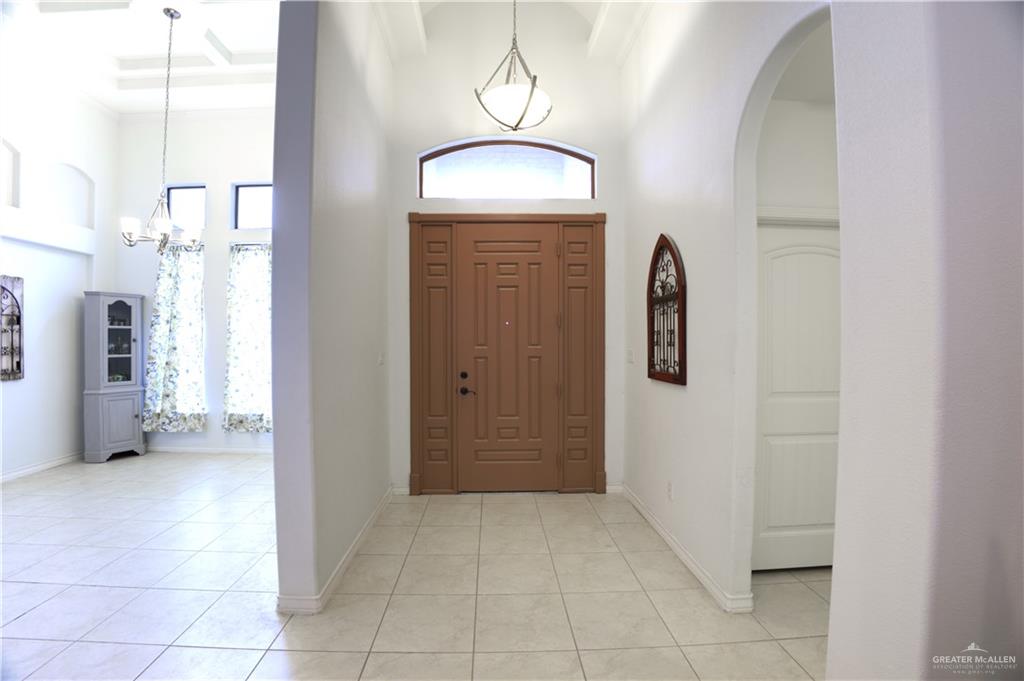 1301 Grosbeak Drive, Pharr, Texas image 4