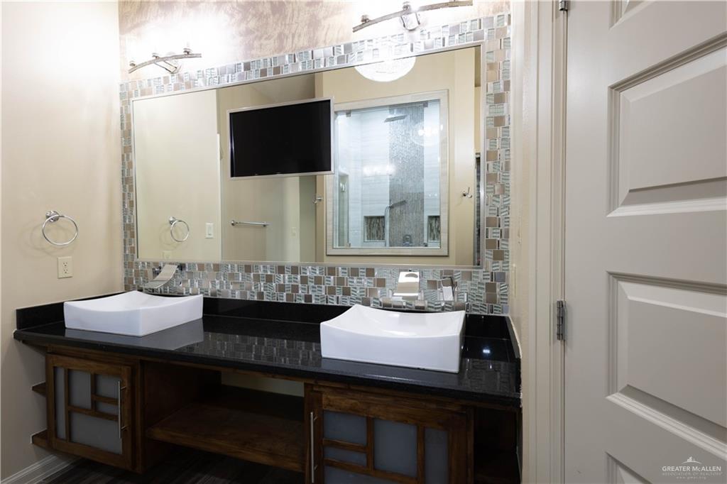 2410 W Vancouver Avenue, Edinburg, Texas image 21