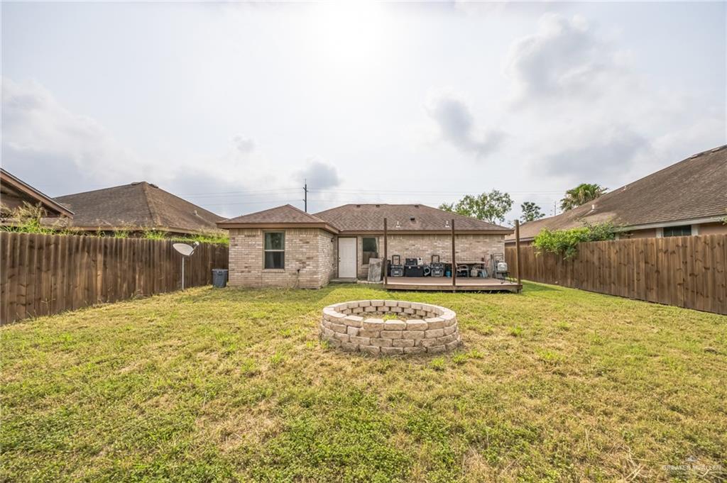 612 Valencia Lane, Brownsville, Texas image 28