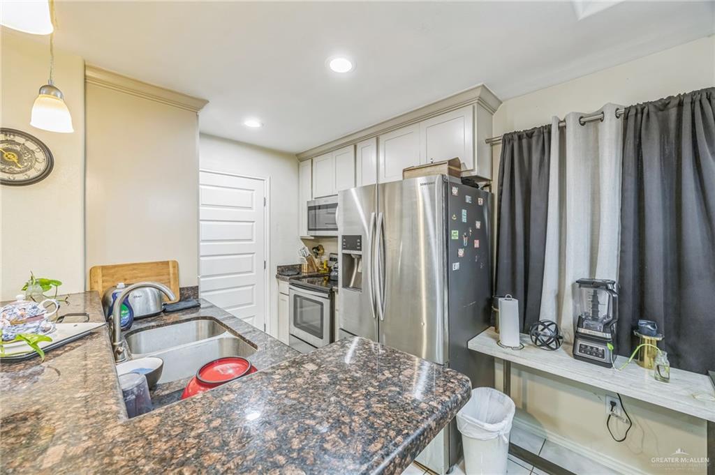 612 Valencia Lane, Brownsville, Texas image 13