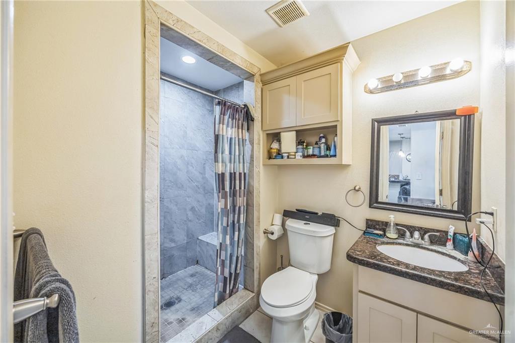 612 Valencia Lane, Brownsville, Texas image 22