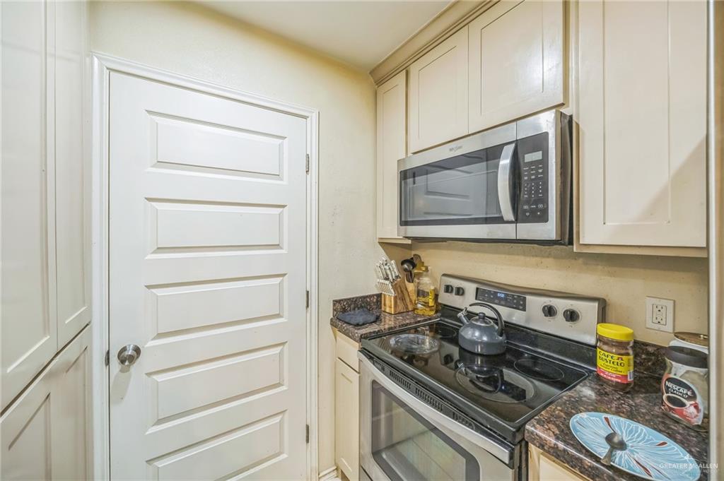 612 Valencia Lane, Brownsville, Texas image 12