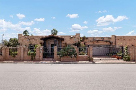 Photo of 301 Vermont Avenue, McAllen, TX 78503 (MLS # 497270)