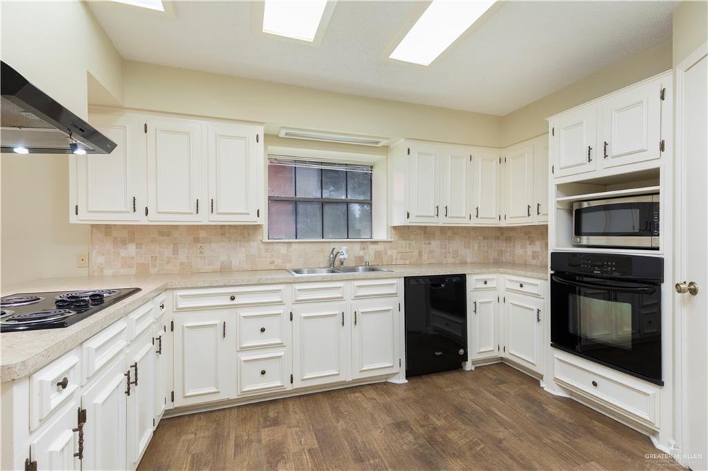 112 E Xanthisma Avenue