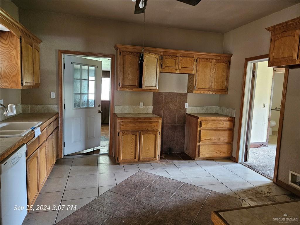 517 East Street, La Feria, Texas image 4