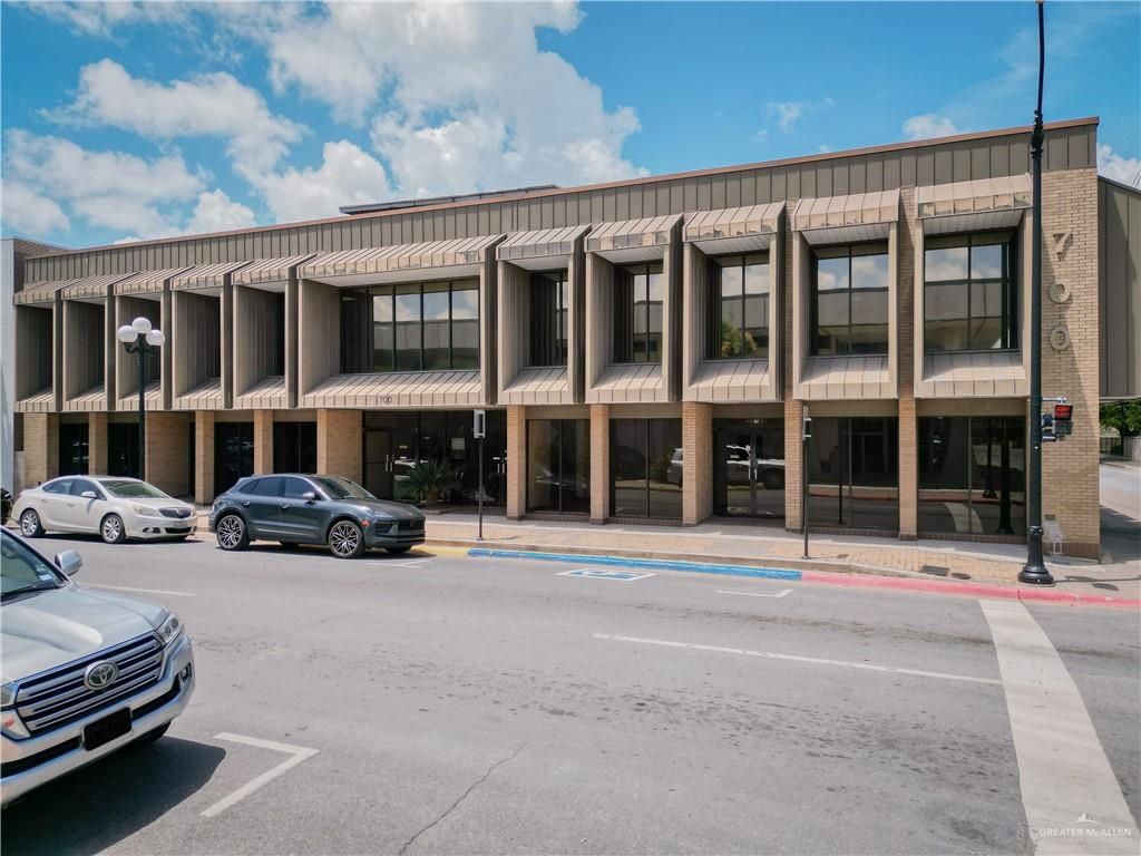 700 E Levee Street E