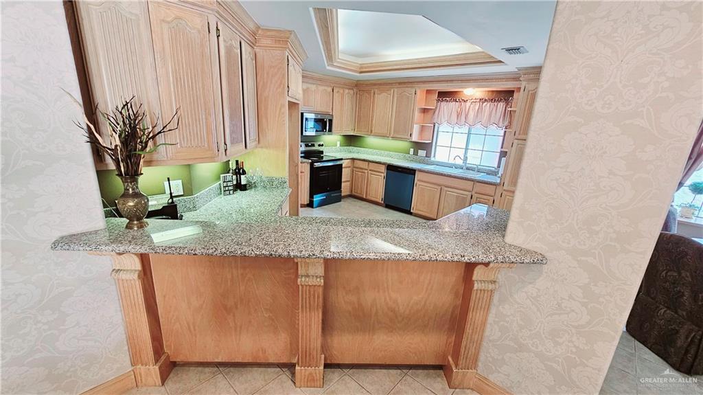 313 Thunderbird Avenue, McAllen, Texas image 8