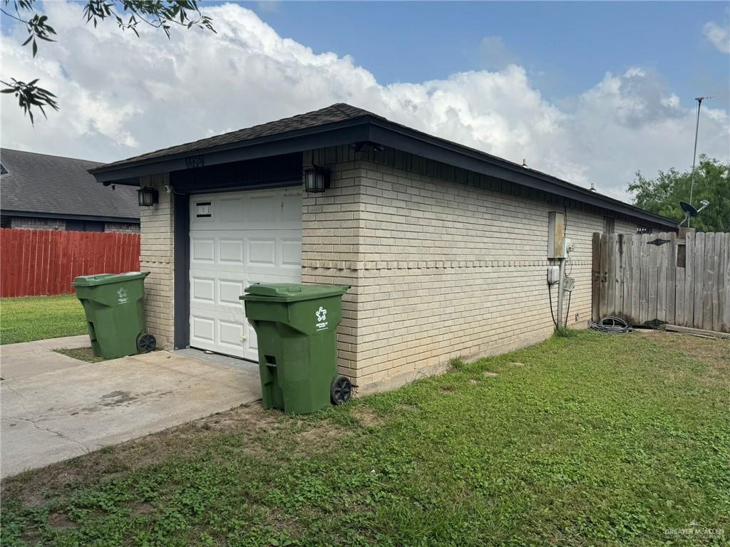 1059 Flor De Valle Drive, Brownsville, Texas image 3