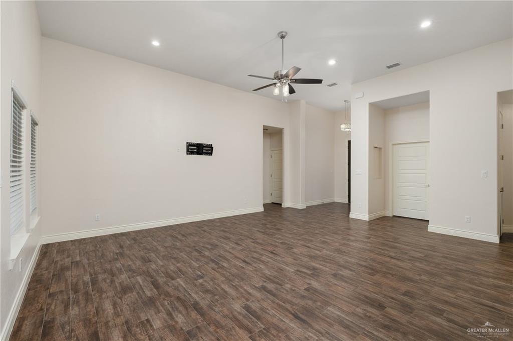 16729 E Mccullar Court, Harlingen, Texas image 2