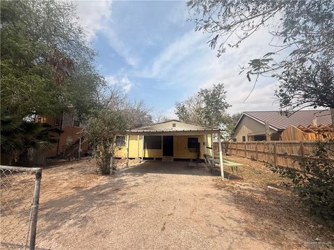 Photo of 1402 Paseo Del Sol Street, Alamo, TX 78516 (MLS # 497493)