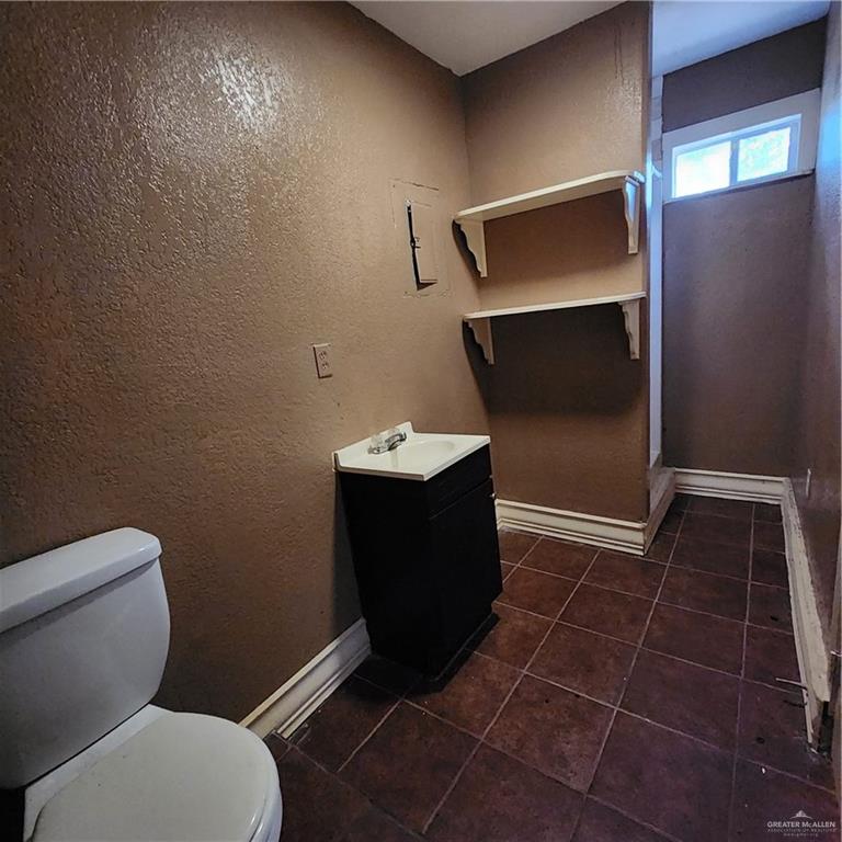 504 N Beto Garcia Drive, Weslaco, Texas image 17