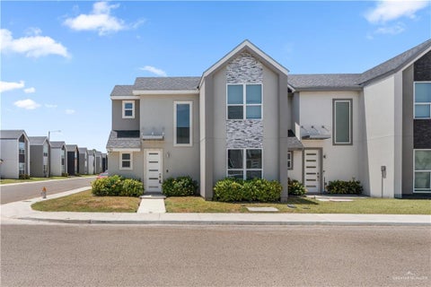 Townhouse For Rent - 701 W Seminole Avenue<br/> Hidalgo County, Pharr, TX 78577