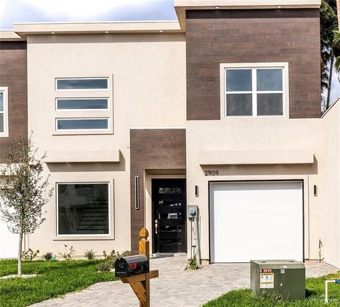 Townhouse For Sale - 2909 N 51st Street<br/> McAllen, TX 78501