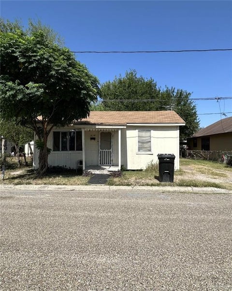 Homes For Sale - 117 S Cantu Street<br/> Weslaco, TX 78596