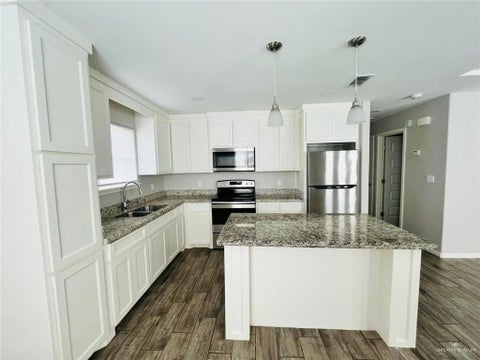 Apartment For Rent - 1417 Alta Vista Avenue #3<br/> Weslaco, TX 78596