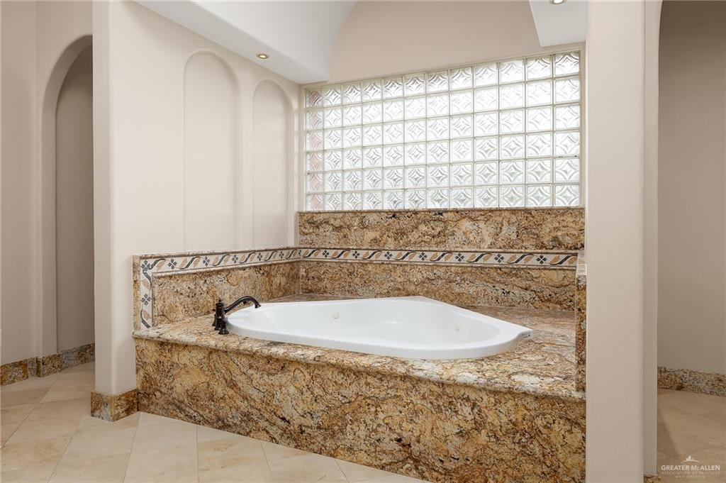 2205 Woodland Drive, Weslaco, Texas image 23