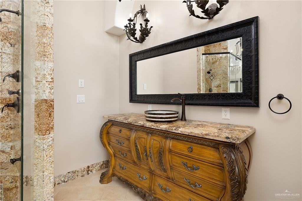 2205 Woodland Drive, Weslaco, Texas image 21