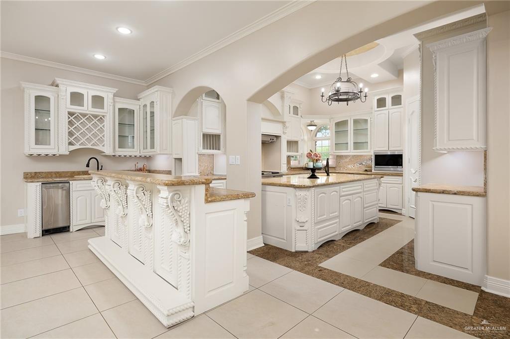 2205 Woodland Drive, Weslaco, Texas image 11