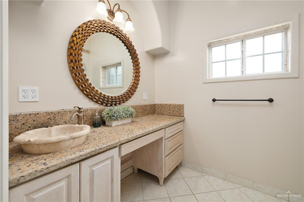 2205 Woodland Drive, Weslaco, Texas image 26