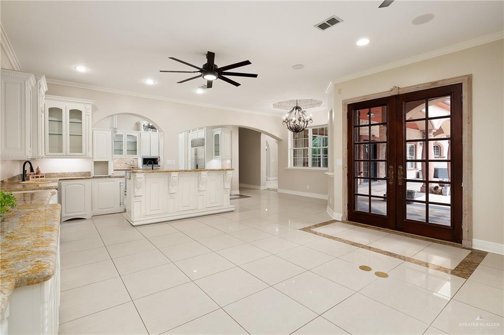 2205 Woodland Drive, Weslaco, Texas image 10