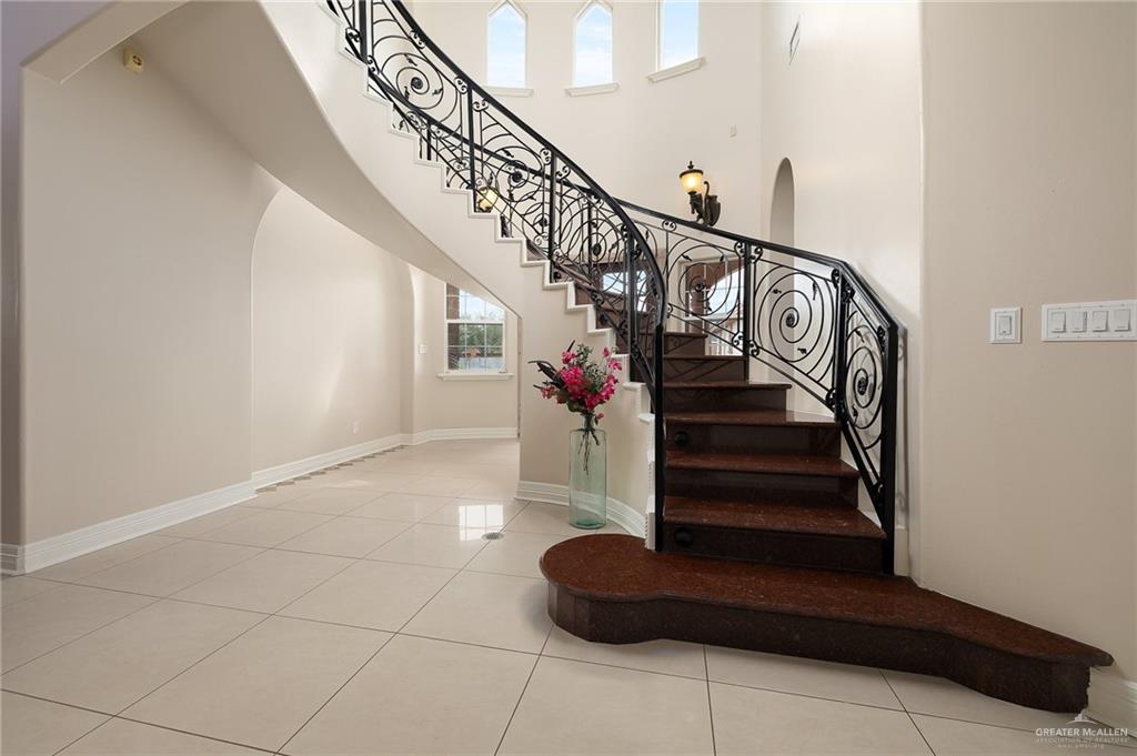 2205 Woodland Drive, Weslaco, Texas image 3