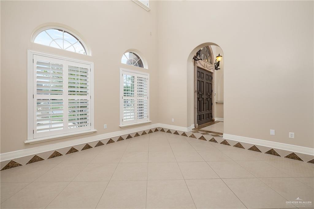 2205 Woodland Drive, Weslaco, Texas image 4