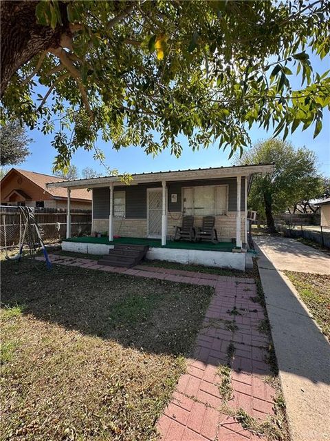 Photo of 108 Bahia Street, Mission, TX 78572 (MLS # 490367)